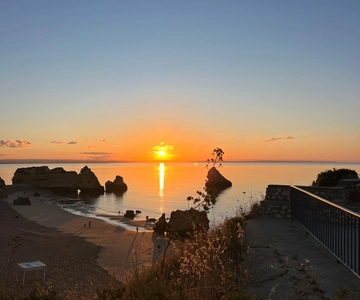 Lagos: Sunrise SUP Tour to the Ponta da Piedade Caves