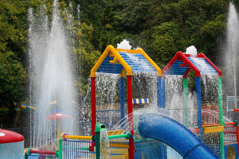 Från Bogotá: Dyk in i det roliga på Piscilago Water Park!