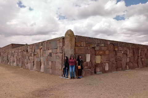 Tiwanaku y Puma Punku con almuerzo tour privado