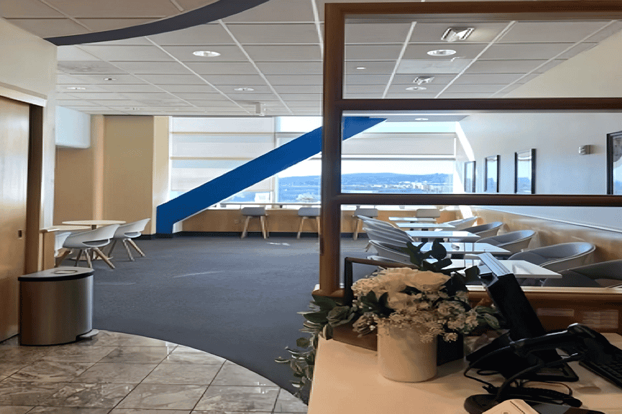 SFO Flughafen San Francisco: Zugang zur Golden Gate Lounge. Foto: GetYourGuide