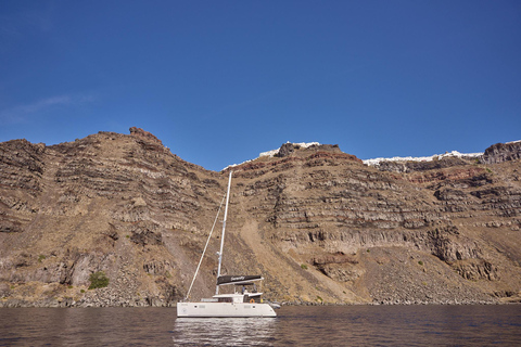 Santorini: Caldera Classic All-Inclusive Catamaran CruiseMorning Catamaran Cruise