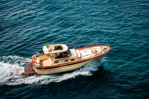 Positano: Descobre a Costa Amalfitana num barco eleganteMeio dia na Costa Amalfitana - Elisa