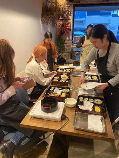 Kyoto: Japanese Washoku Bento Cooking Class with Lunch