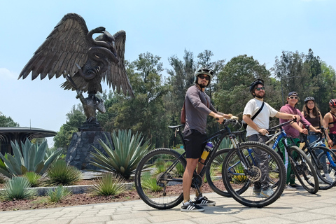 Mexico City: Discover the secret gems of Chapultepec by bike Mexico City: Discover the hidden gems of Chapultepec by bike