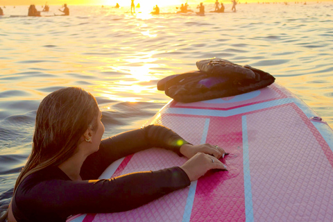 Rio de Janeiro: Copacabana Sunrise Stand Up Paddle Tour Copacabana Sunrise Stand Up Paddle
