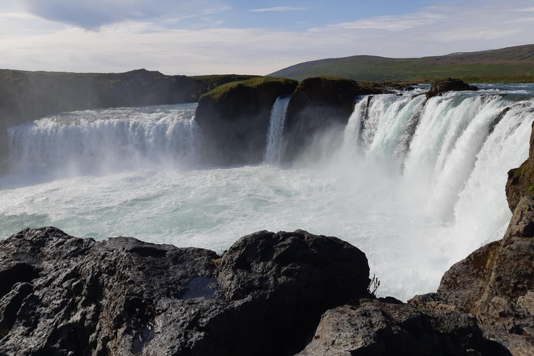 Akureyri: Goðafoss, Dettifoss en Myvatn Meer Tour