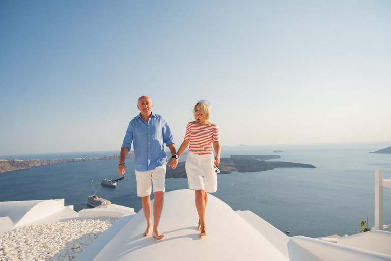 Santorini: Imerovigli Professional Photoshoot in Blue Dome