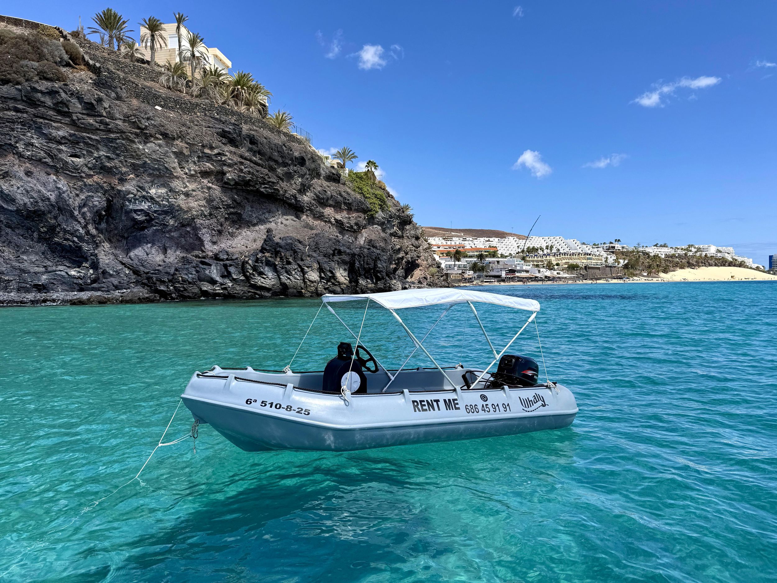 Fuerteventura: Bootsfahrt entlang der Südküste der Insel. Seien Sie der Kapitän.
