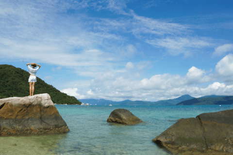 From Cairns: Moore Reef, Fitzroy Island Tour with Helicopter