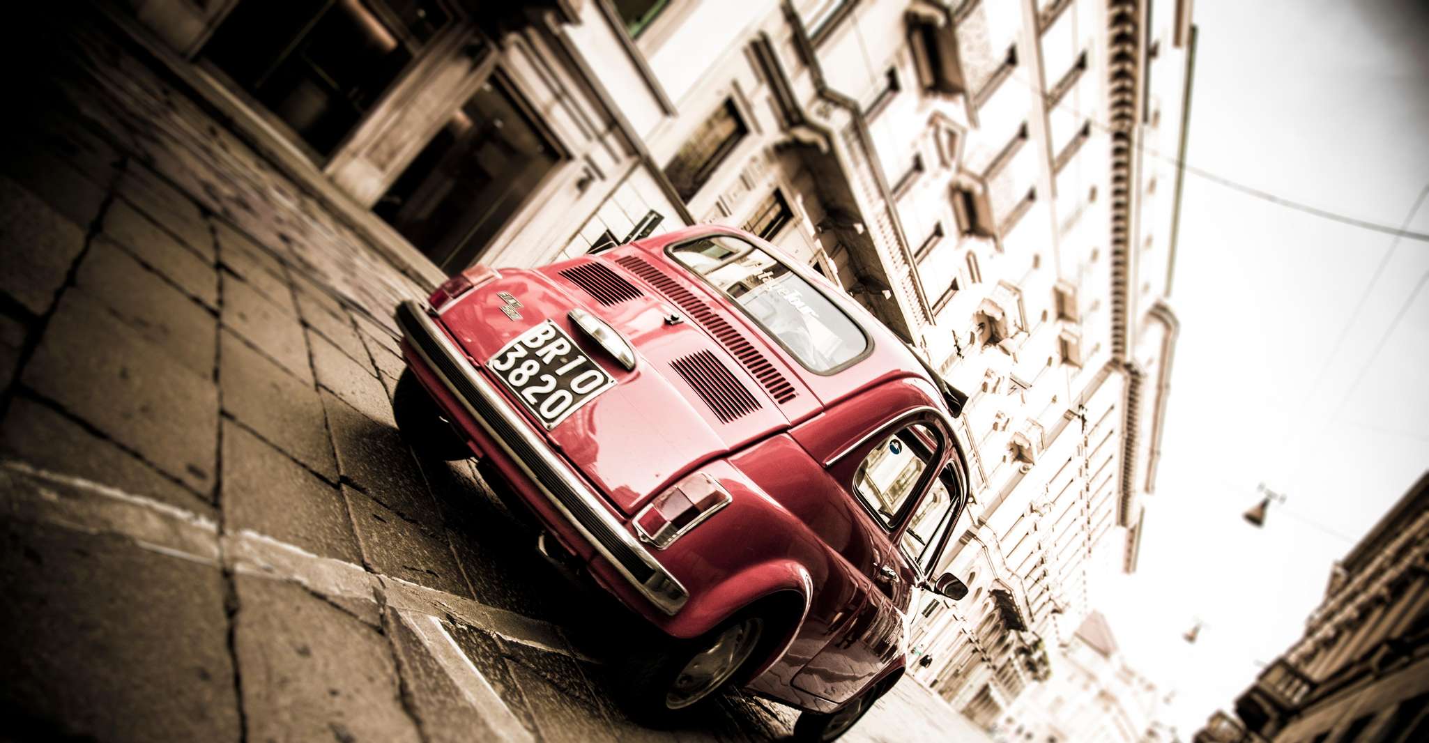 Milan, Canals Tour by Vintage Fiat 500 (2hs, 2 stops) - Housity