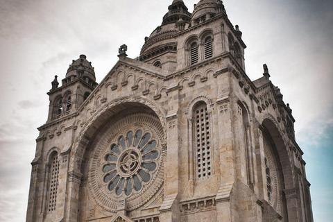 Barcelos, Ponte Lima, Viana Castelo: Private Tour from Porto