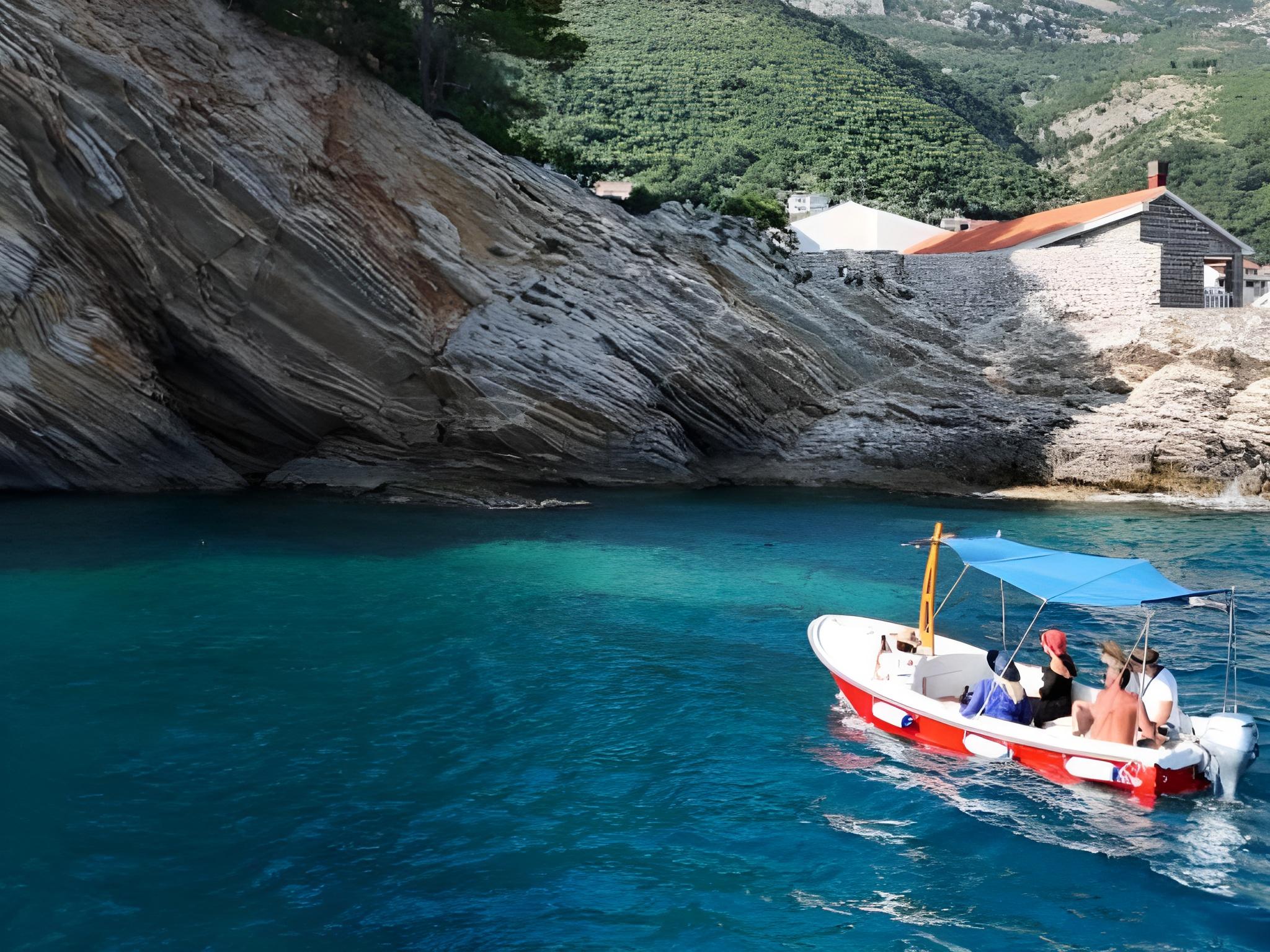 Therapeutischer Naturpark Katič: Luftheilbad, Höhlen und Inseln