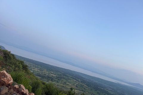 Addis Ababa: 8-Day Omo Valley and Lake Tana Tour