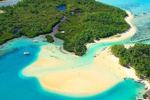 Croisière en catamaran sur l'île aux Cerfs avec prise en charge et retour et déjeuner