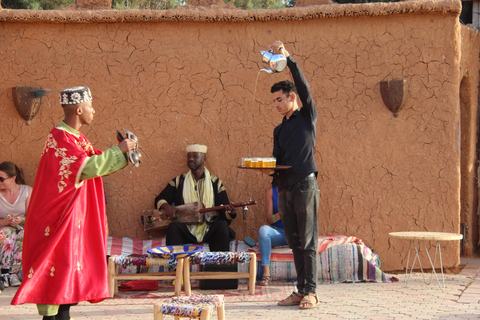 Agadir : balade à dos de chameau ou à cheval au coucher du soleil avec dîner barbecueAgadir : Balade au coucher du soleil à dos de chameau ou à cheval avec dîner barbecue
