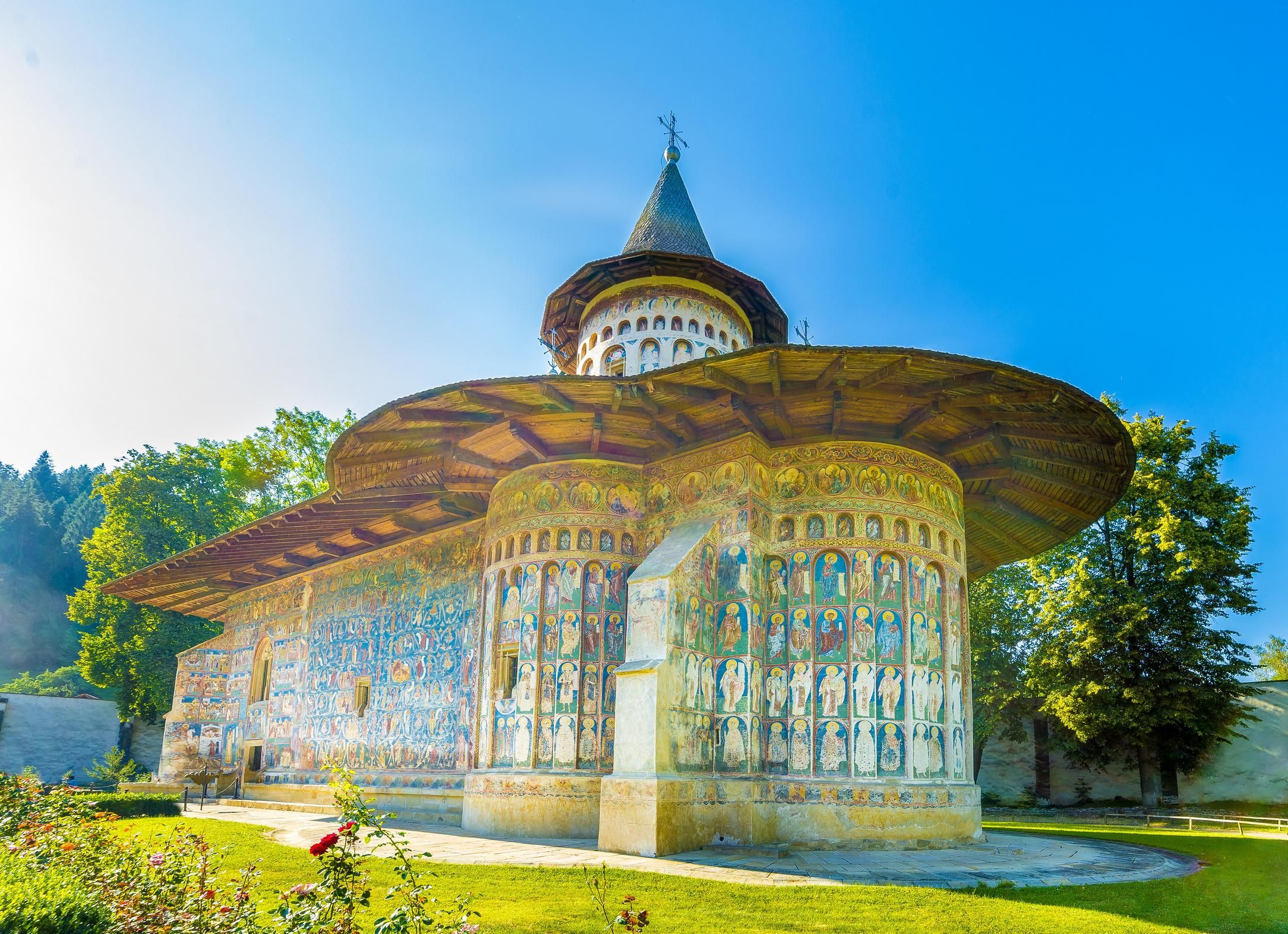 Iași: Tagestour zu den Klöstern und Traditionen der Bukowina