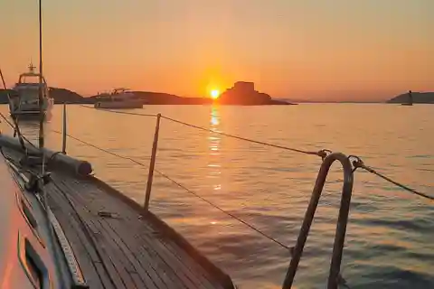 Aperitief bij zonsondergang op zeilboot-Zwem en peddel-Antibes Kaap