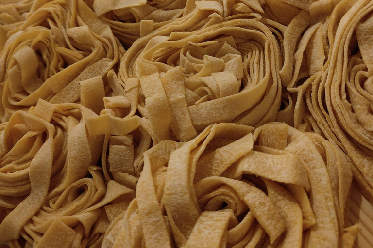 Roma: Clase de Fettucine y Tiramisú cerca de la Plaza de España