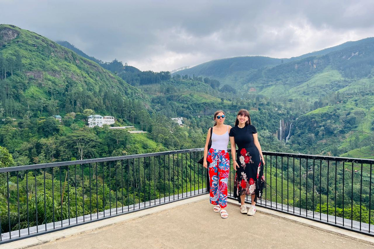 Au départ de Sigiriya : visite de la ville de Kandy avec arrêts clés