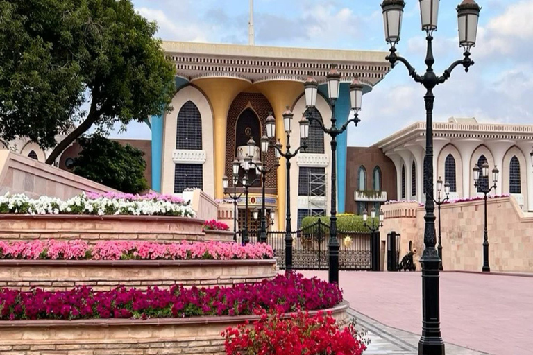 Muscat:Private Lamborghini Luxury City Tour with Local Guide Lamborghini Urus
