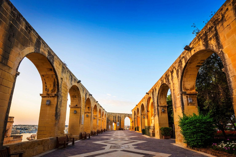 Visita guiada particular a Valletta em inglês, francês ou italianoPonto de encontro: Hotel Castille