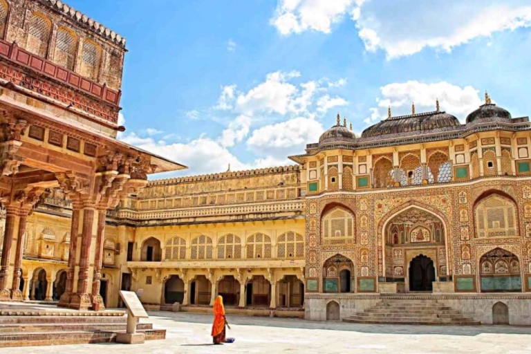 From Delhi: Jaipur Sightseeing Tour with Hotel Pickup Car with driver, Guide, Monuments Entrance Tickets, & Lunch