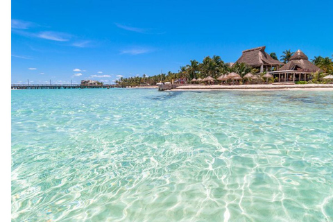 Isla Mujeres Premium Catamaran Tour avec prise en charge à l&#039;hôtel