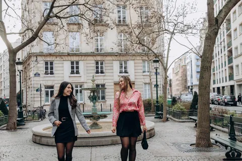 Emily’s Paris Walking Tour: Explore the Show’s Iconic Spots