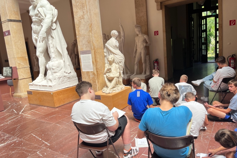 Innsbruck: Drawing Workshop at the University Museum