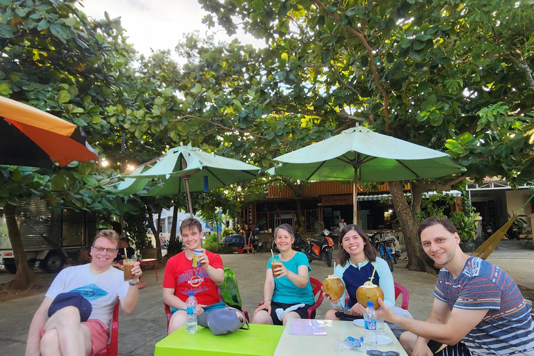 Hoi An: Sunset Kayaking Tour to Lantern Town