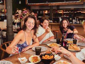Barcelona: Omvisning i liten gruppe med gotikk, tapas og churros!