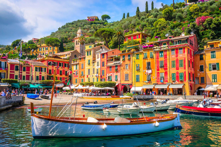 From Milan: Genoa day trip with Portofino private boat ride
