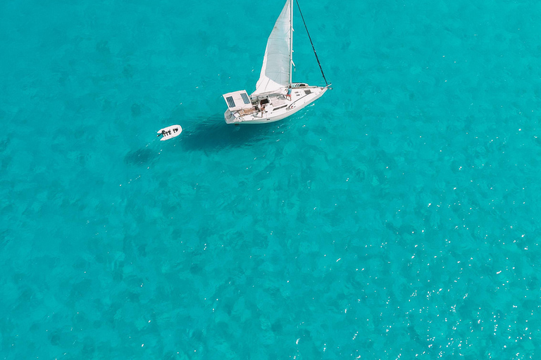 Ibiza : Excursion d&#039;une journée en bateau à voile à Formentera avec pagaie