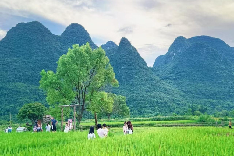 阳朔：天际线山脊、玉龙江和十里画廊阳朔：天际线山脊、玉龙河和十里画廊