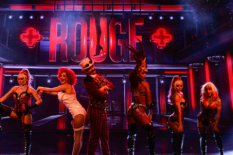 Las Vegas: ROUGE Live Show vid STRAT-entrébiljettenPremium VIP-sittplatser