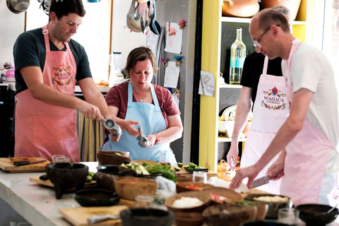Huatulco: Oaxacan Cooking Class with Market Tour & Meal