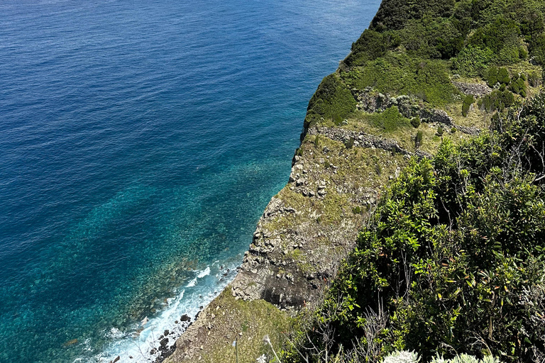 West Jeep tour Madeira: Fanal, Seixal beach, Vulcaninc Pools