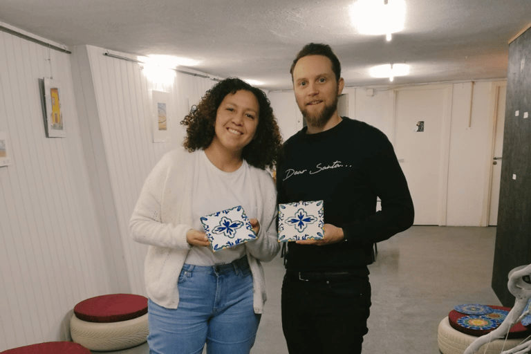 Porto : Atelier de peinture sur carreaux avec un verre de Porto