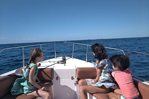 Muscat: VIP Coast and Sunset Boat Trip