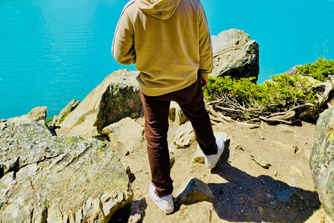 From Banff: Moraine Lake and Lake Louise Half Day Tour