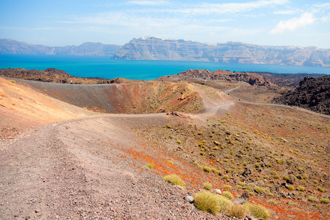 Santorini: dinnercruise bij zonsondergang, met bezoek aan de vulkaan en warmwaterbronnen