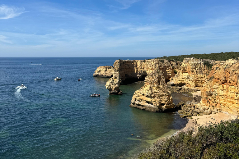 Da Lisbona: Escursione di un giorno in Algarve con crociera nelle grotte di Benagil