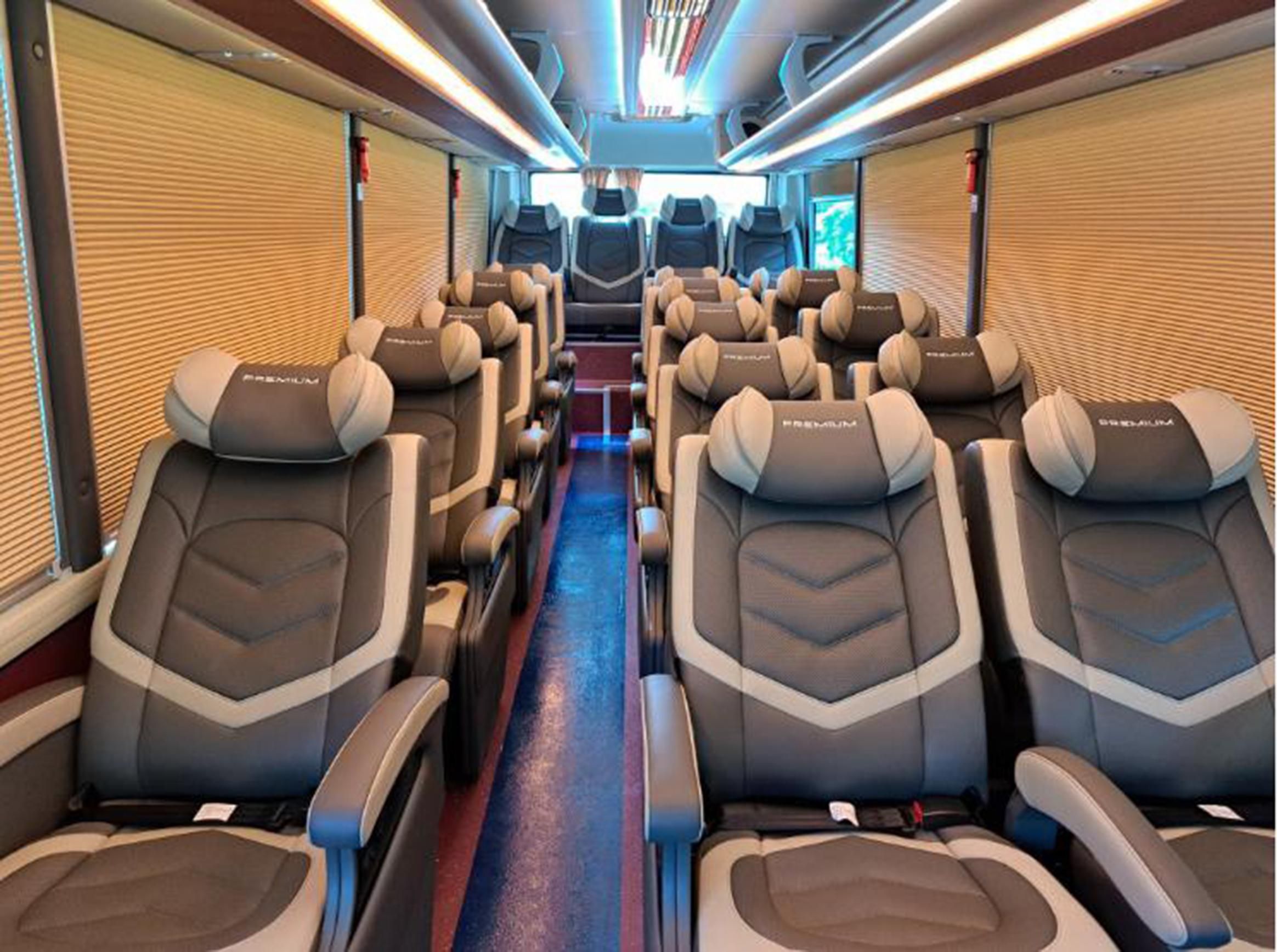 Hanoi: Transfer zur/von der Halong-Bucht mit dem Limousinenbus