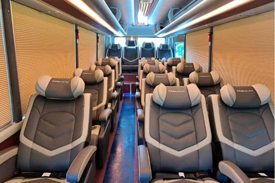 Hanoi: Transfer zur/von der Halong-Bucht mit dem Limousinenbus. Foto: GetYourGuide
