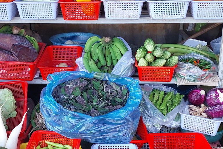 Hue: tour gastronomico a piedi con guida localeTour gastronomico di Hue con guida locale