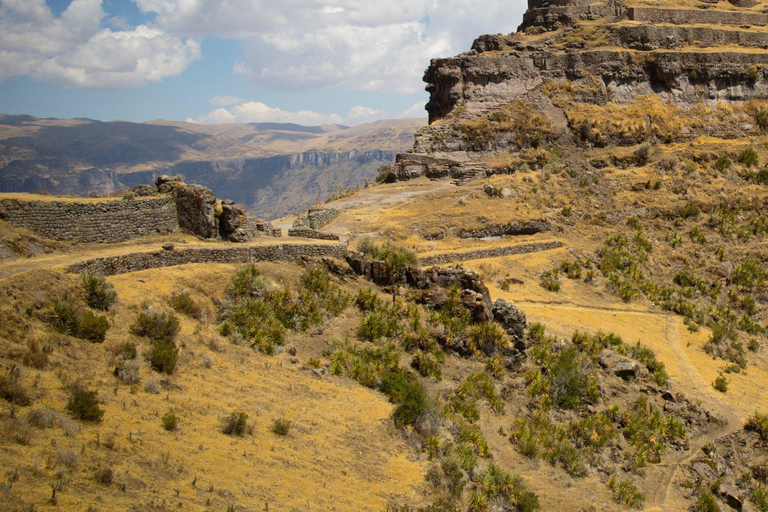 Von Cusco aus: Die Entdeckung der Geheimnisse von Waqrapukara