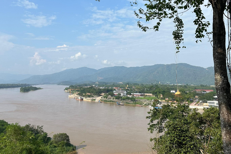 JOIN TOUR 1 day trip around Chiang Rai included lunch buffet