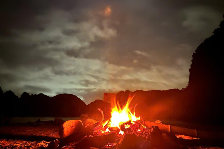 2-tägige Ha Long Bay Island Cruise Tour mit einem 3-Sterne-Kreuzfahrtschiff