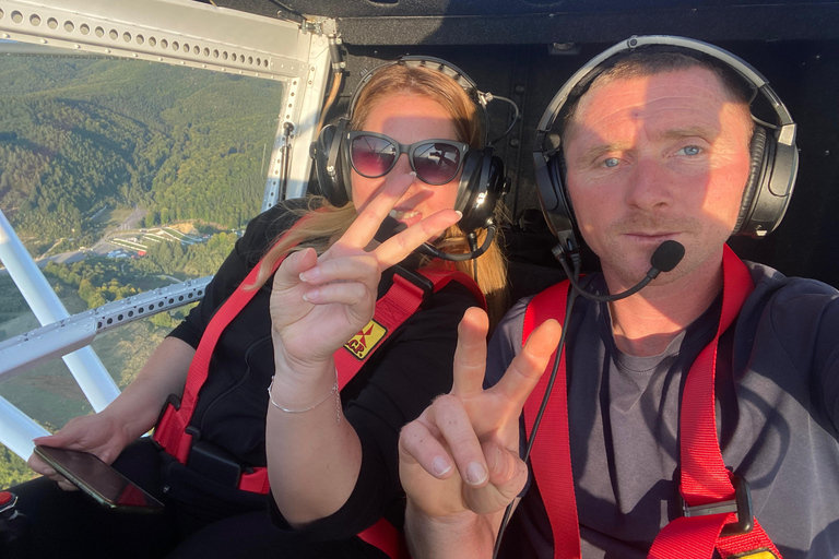 Zarnesti: 30-Minute Scenic Flight over Rasnov, Brasov & Bran