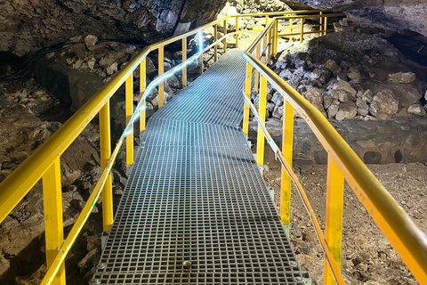 Sinaia: Ialomita Cave and Bucegi Mountains Tour